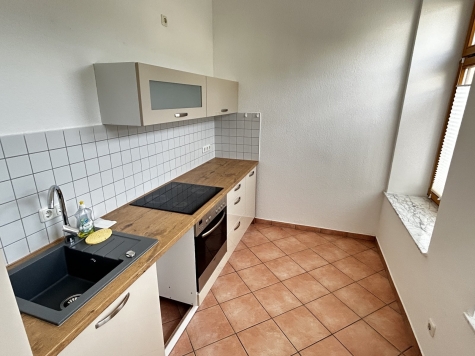 Leerstehende, helle 2-Raumwohnung mit EBK in Kirchberg! Denkmalschutz! - Einbauküche (7369)