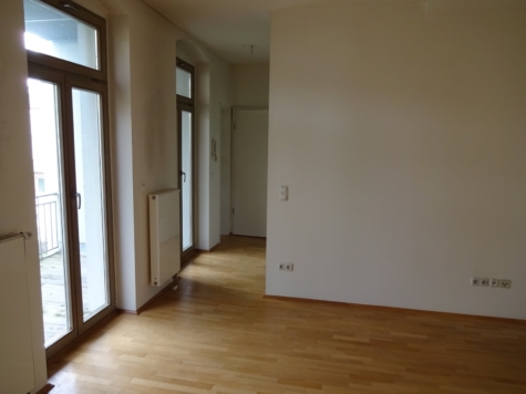 Ab 1.10.! Moderne 3-Raumwohnung! Zentrumsnah, Balkon, Parkett, Vorratsraum! - Wohnzimmer, Balkon (10028)