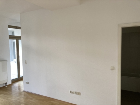 Ab 1.10.! Moderne 3-Raumwohnung! Zentrumsnah, Balkon, Parkett, Vorratsraum! - Wohnzimmer, Balkon (10027)