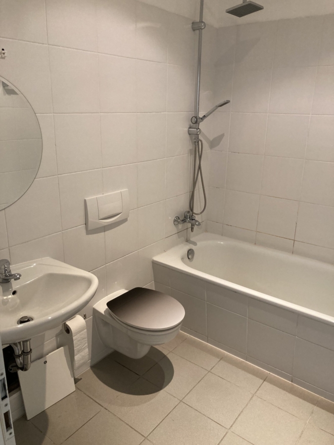 Bad mit Wanne