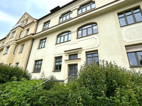Schöne 2-Raumwohnung mit Balkon, Stpl. und Tageslichtbad! Nähe HBK! - Außenansicht (14980)