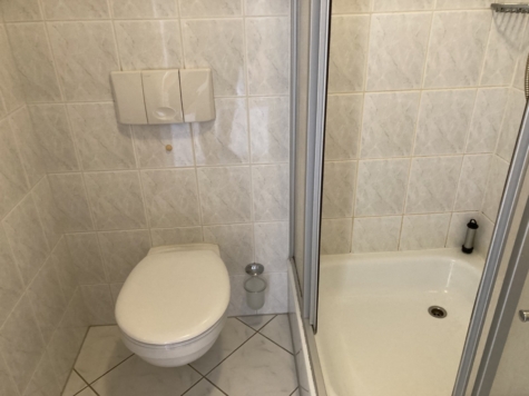 Ab 1.12.! Helle 1-Raumwhg. mit EBK in Marienthal – Nähe HBK! - Bad mit Dusche (13391)