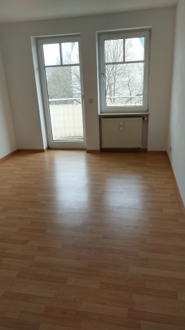 2-Raum Wohnung in zentrumsnaher Lage – 1. OG mit Aufzug und Balkon - Wohnzimmer (8581)