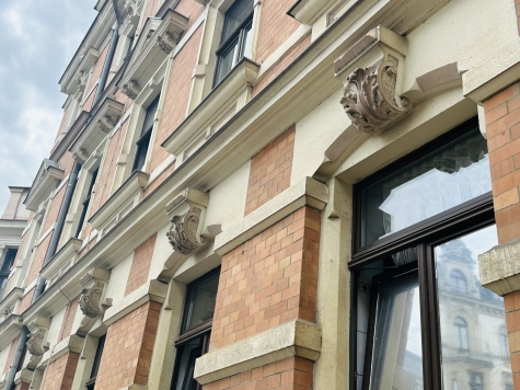 Attraktive 4-Raum-Wohnung mit Balkon, zentrumsnah gelegen und vermietet - Details am Haus (2918)