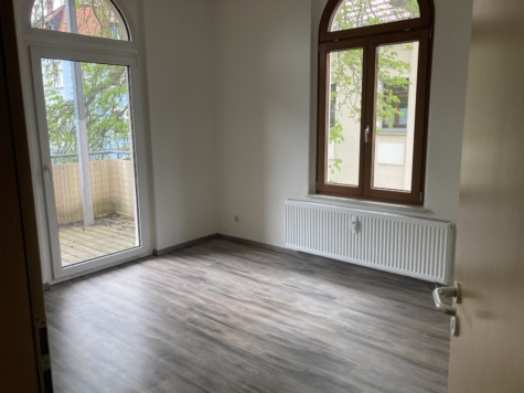 Ab 1.12.! Helle 2-Raumwohnung mit Balkon und Stellplatz in Zwickau! - Schlafzimmer, Balkon (12815)