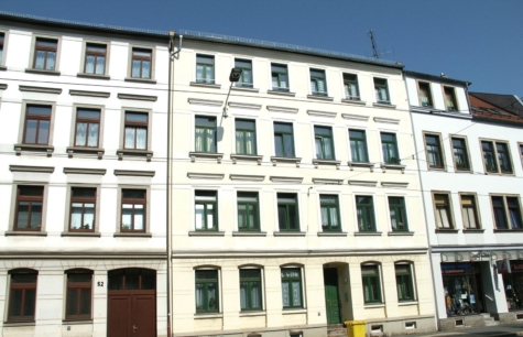 Ab 1.11.! Zentrumsnahe 3-Raum-Maisonettewohnung mit Balkon! - Außenansicht (10037)
