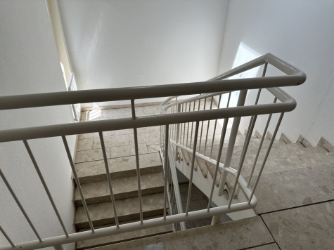 Vermietete Maisonette-WE, Balkon, Tageslichtbad, TG-Stpl. in Auerbach/V.! - Treppenhaus (6711)
