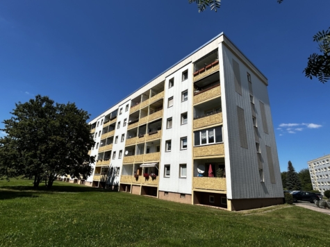 Helle 3-Raumwhg. mit Loggia und EBK in Zwickau-Mosel! - Außenansicht (9629)