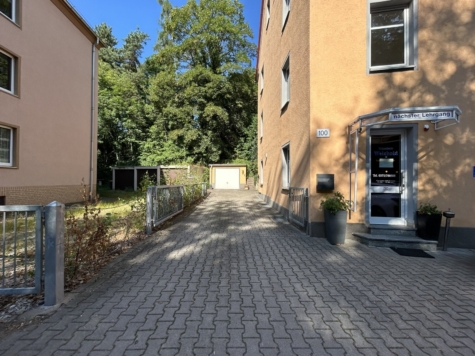 Helle 4-Raumwhg. mit EBK und Balkon in Zwickau! Wallbox für E-Autos am Haus! - Zufahrt Stellplätze (9901)