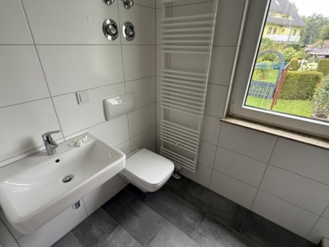Ab 1.1.27! Moderne 1-Raumwohnung mit Tageslichtbad in guter Lage! - Tageslichtbad (12830)