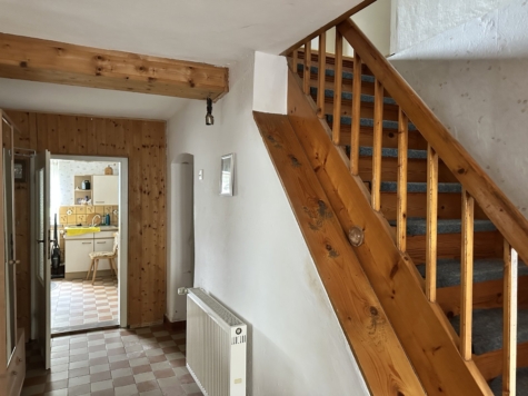 Dreiseitenhof: 2 Wohnhäuser, Nebengelass, gr. Grundstück = viel Raum für individuelle Lebenskonzepte - Aufgang zum OG Bauernhaus (14366)