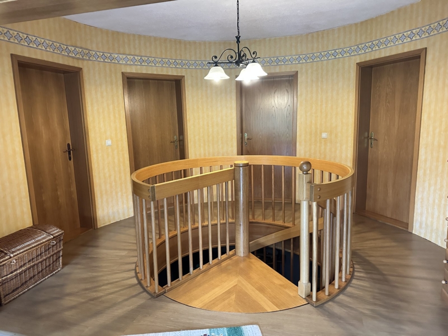 Rondell modernes Haus OG