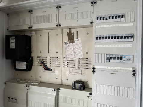 Dreiseitenhof: 2 Wohnhäuser, Nebengelass, gr. Grundstück = viel Raum für individuelle Lebenskonzepte - Elt-Kasten Bauernhaus (14373)