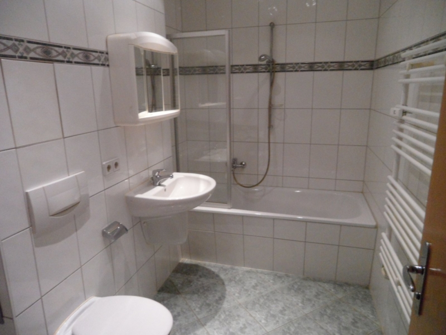 Bad mit Wanne