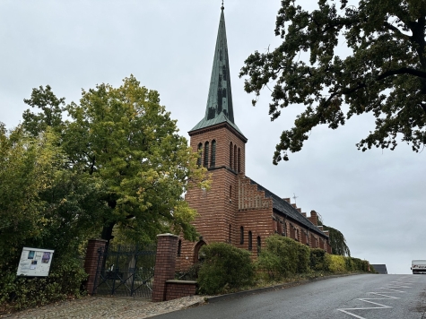Vermietete 2-Raumwohnung mit Balkon und Stpl. in ruhiger Lage! Zwickau-Cainsdorf! - Kirche (230 m) (7548)