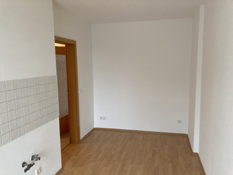 Ab 01.08.26! Schöne 1-Raumwohnung mit Balkon, Wanne, attraktive Lage, Nähe Muldenpromenade! - Küche mit Balkon (3583)