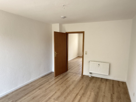 Schöne 2-Raumwohnung mit Balkon, Stpl. und neuer EBK! Tageslichtbad! - Schlafzimmer (9388)