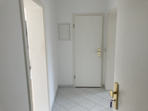 Ab 1.9.26! Helle 2-Raumwohnung mit Balkon u. EBK zur Ablöse in Marienthal nähe HBK! - Flur (7396)