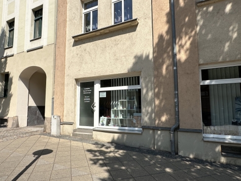 Zentrumsnahe 3-Raum-Whg. mit Balkon u. Tageslichtbad in Zwickau! Vermietet! - Außenansicht (5677)