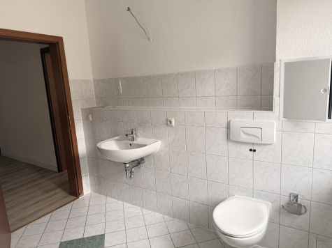 Helle 3-Raum-Wohnung mit Balkon in Zwickau! - Badezimmer (7051)