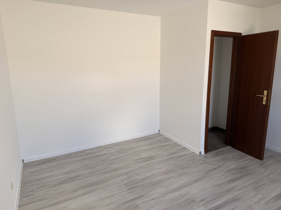 Schlafzimmer mit Abstellkammer