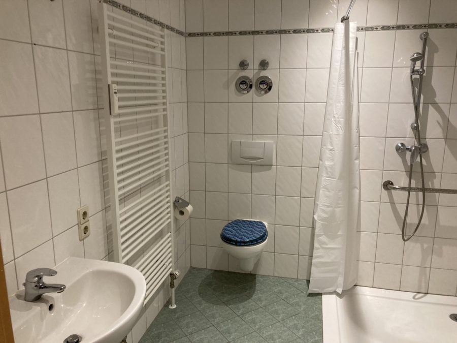 Bad mit Handtuchtrockner