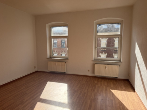Helle, sanierte 2-Raumwohnung in guter Lage! - Wohnzimmer (14546)