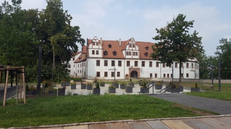 1,5-Raumwhg. mit EBK und Stpl. in historischem Villenviertel! - Schloss Forderglauchau (7217)