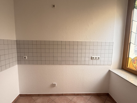 Modernisierte 2-Raum-Wohnung mit Balkon! Denkmalschutz! Leerstehend! - Küche (4651)