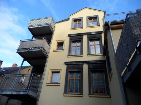 Modernisierte 2-Raum-Wohnung mit Balkon! Denkmalschutz! Leerstehend! - Rückseite (4657)