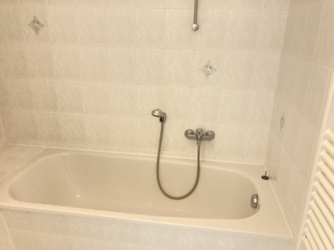 Vermietete 2-Raumwohnung mit Balkon in Marienthal! Nähe HBK! - Bad mit Wanne (6869)