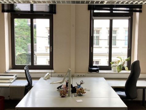 118 qm Büroetage im zentrumsnahen Denkmalschutzobjekt optional mit Einrichtung - Büroraum 2 (128)