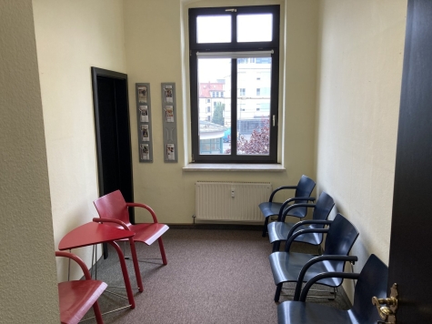 118 qm Büroetage im zentrumsnahen Denkmalschutzobjekt optional mit Einrichtung - Wartebereich (123)