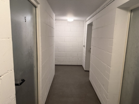 Attraktive Kapitalanlage in Frankfurt: Großzügige 3-Zimmer-Wohnung mit zwei Balkonen & Stellplatz - Keller (14327)