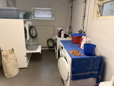 Attraktive Kapitalanlage in Frankfurt: Großzügige 3-Zimmer-Wohnung mit zwei Balkonen & Stellplatz - Waschmaschinenraum (14326)