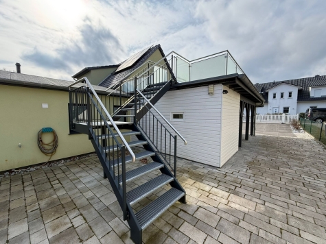 Exklusive Strandnähe trifft moderne Eleganz! EFH mit Einliegerwohnung in Bestlage von Thiessow! - Aufgang zur Einliegerwohnung (6909)
