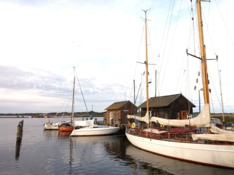 Exklusive Strandnähe trifft moderne Eleganz! EFH mit Einliegerwohnung in Bestlage von Thiessow! - Hafen (6903)