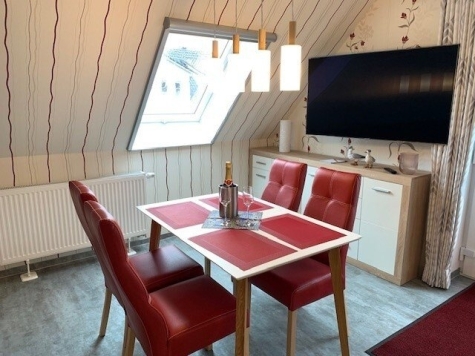 Exklusive Strandnähe trifft moderne Eleganz! EFH mit Einliegerwohnung in Bestlage von Thiessow! - OG Essbereich (6915)