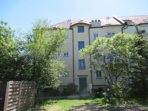 Helle 1,5-Raumwohnung mit Balkon und Stellplatz in Marienthal! Nähe HBK! - Rückansicht (12054)