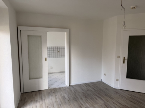 Helle 1,5-Raumwohnung mit Balkon und Stellplatz in Marienthal! Nähe HBK! - Wohnzimmer (12048)