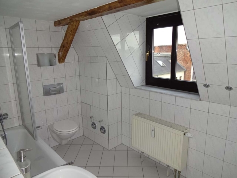 Vermietete 2-Raumwohnung mit Einbauküche; Innenstadtlage! - Badezimmer (4782)