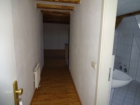 Vermietete 2-Raumwohnung mit Einbauküche; Innenstadtlage! - Flur (4784)