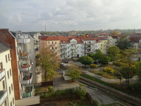 Vermietete 2-Raumwohnung mit Einbauküche; Innenstadtlage! - Blick über die Dächer von Zwickau (4774)