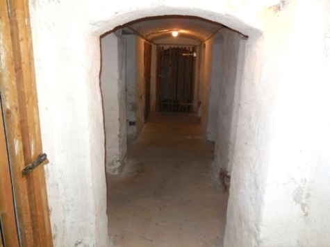 Ab 1.8.26! Gemütliche 2-Raumwohnung mit Balkon, EBK; Nähe Schlobigpark! - Keller (9585)