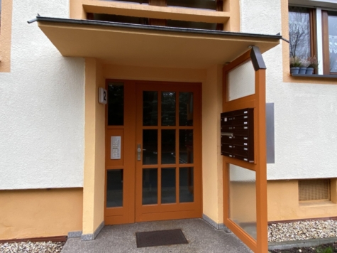 Sanierungsbedürftige 3-Raumwohnung mit Stellplatz und Balkon in Mülsen! - IMG 7948 (9662)