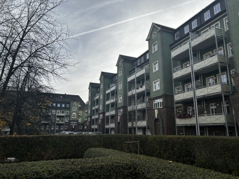 Vermietete 2-Raumwohnung mit Balkon u. Tageslichtbad in Zwickau! - Rückansicht (6822)