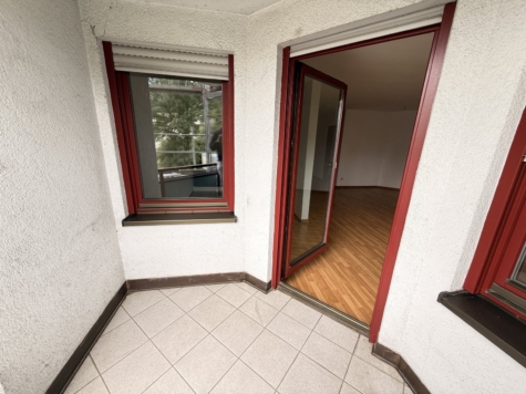 2-Raumwohnung mit Balkon, Fahrstuhl und TG-Stellplatz! Zur Selbstnutzung geeignet. - Balkon (12876)