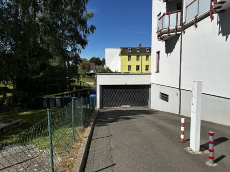 2-Raumwohnung mit Balkon, Fahrstuhl und TG-Stellplatz! Zur Selbstnutzung geeignet. - Tiefgaragenzufahrt (12883)