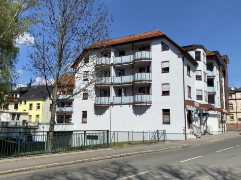 2-Raumwohnung mit Balkon, Fahrstuhl und TG-Stellplatz! Leerstehend ab 1.9.2026 - Rückansicht (9200)