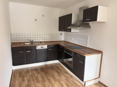 2-Raumwohnung mit Balkon, Fahrstuhl und TG-Stellplatz! Zur Selbstnutzung geeignet. - Einbauküche (12877)